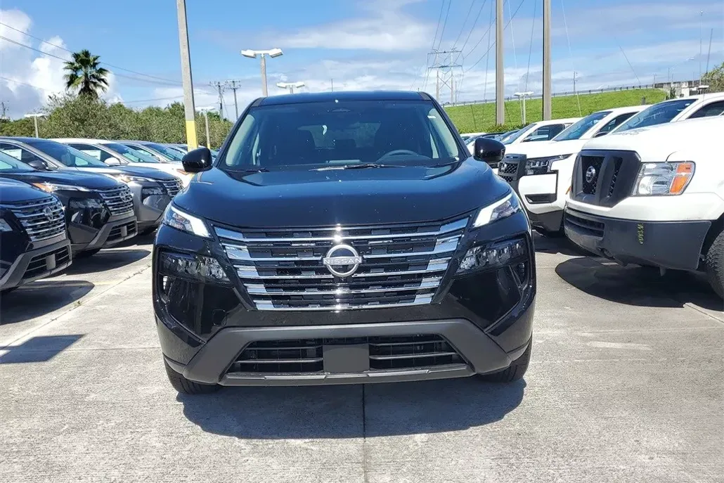 2026 Nissan Rogue SV photo 1