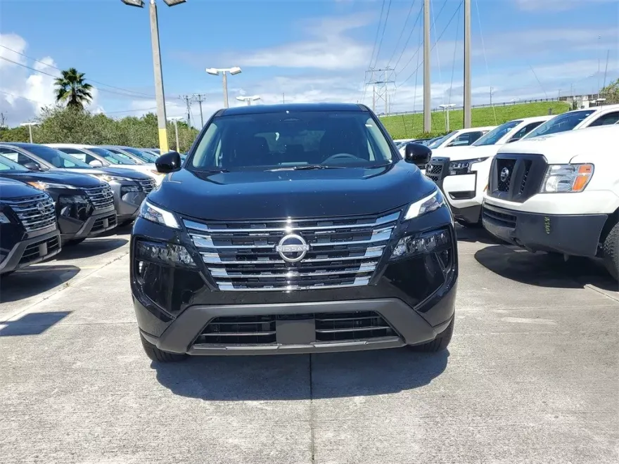 2026 Nissan Rogue SV photo 1
