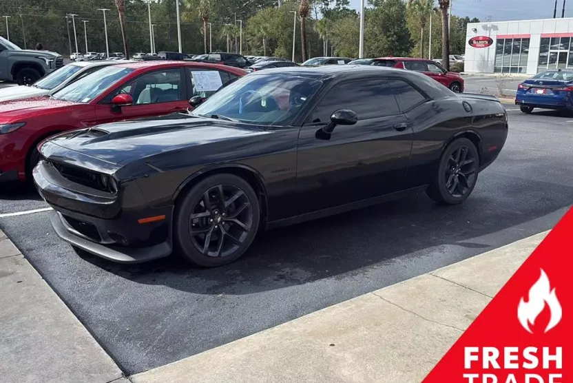 2020 Dodge Challenger R/T photo 1