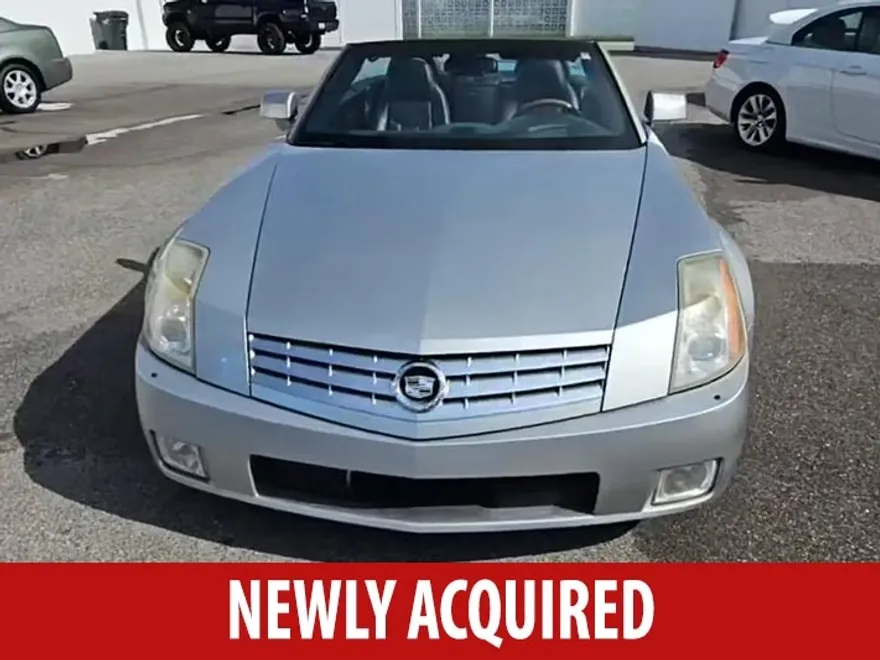 2007 Cadillac XLR Base photo 1
