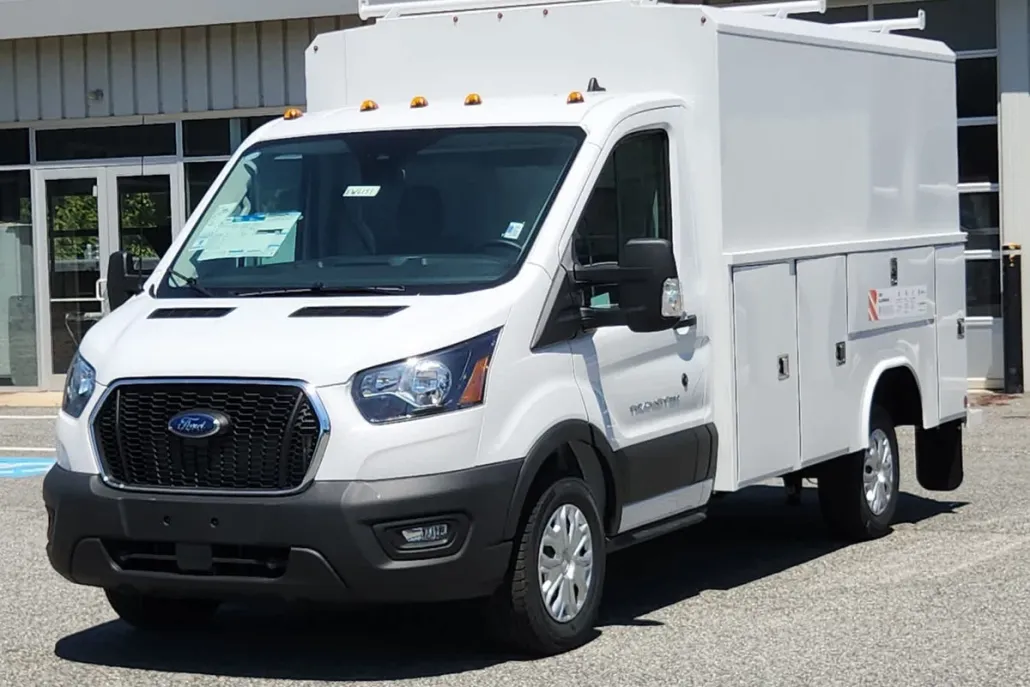 2025 Ford Transit Cutaway photo 1