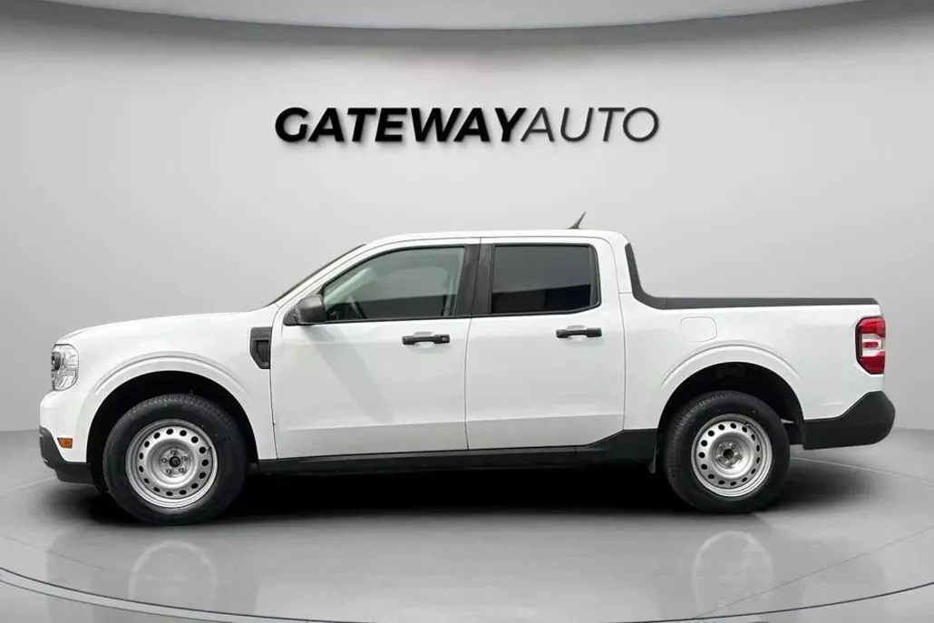 2022 Ford Maverick XL photo 1