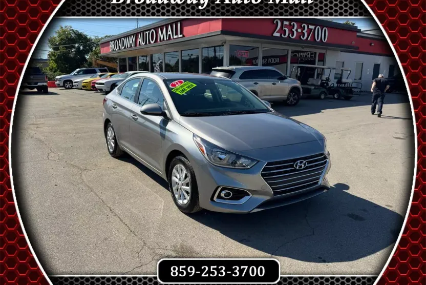2022 Hyundai Accent SEL photo 1