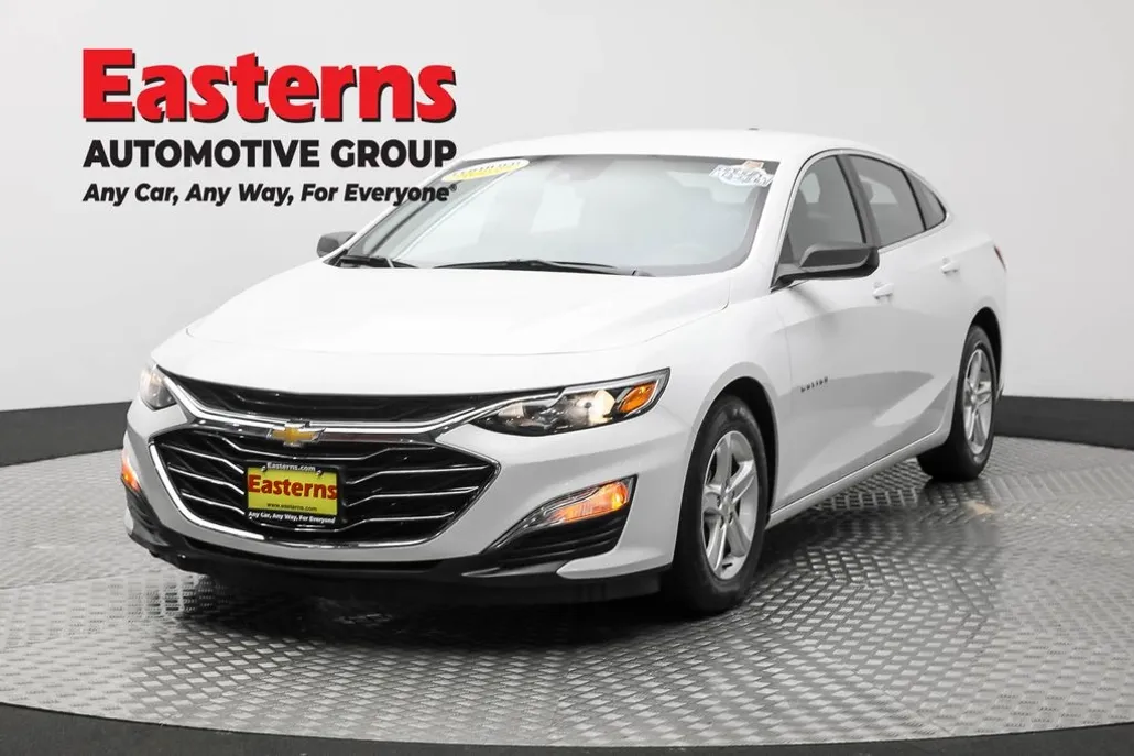 2023 Chevrolet Malibu LS photo 1