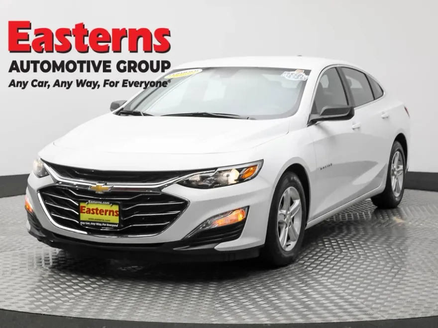 2023 Chevrolet Malibu LS photo 1