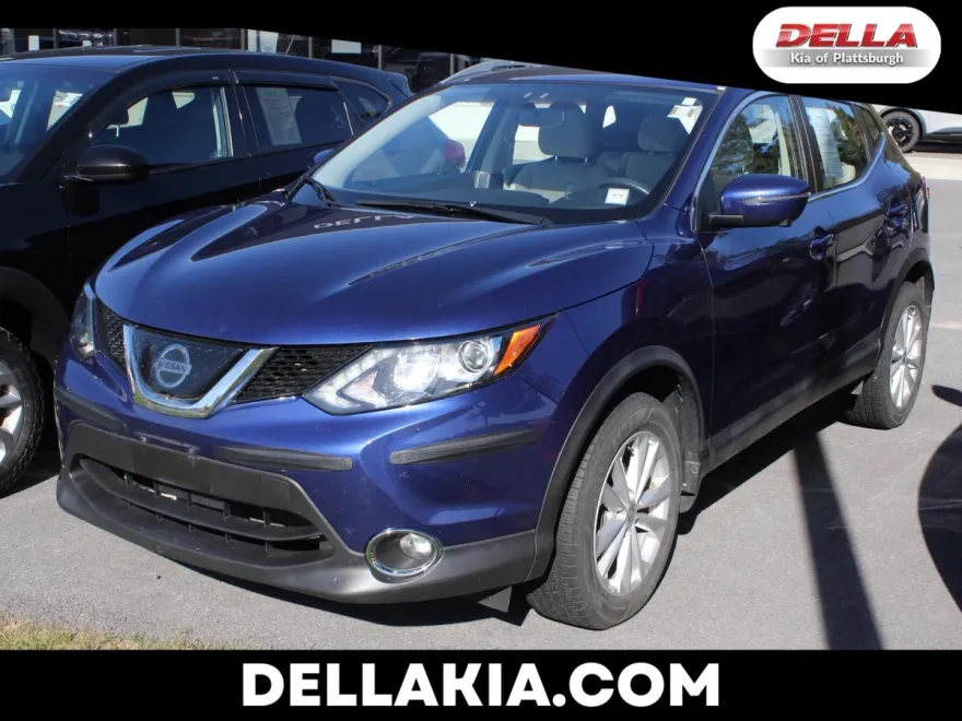 2018 Nissan Rogue Sport SV photo 1