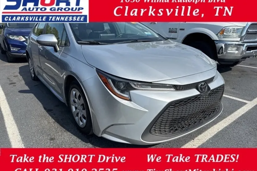 2021 Toyota Corolla LE photo 1