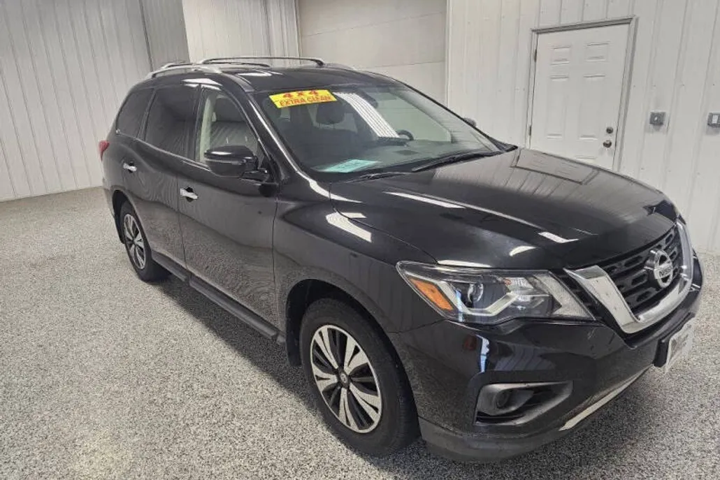 2020 Nissan Pathfinder S photo 1