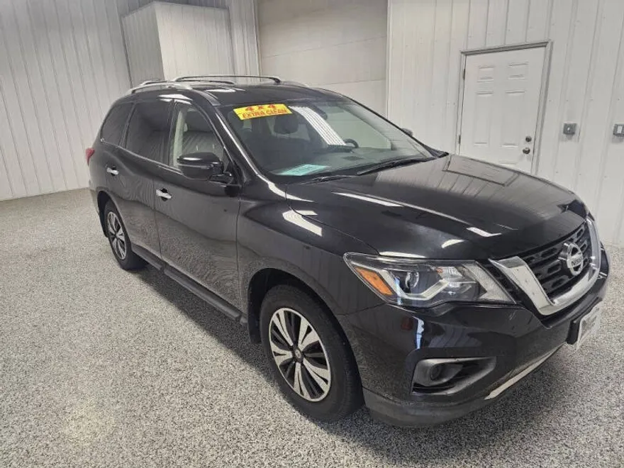 2020 Nissan Pathfinder S photo 1