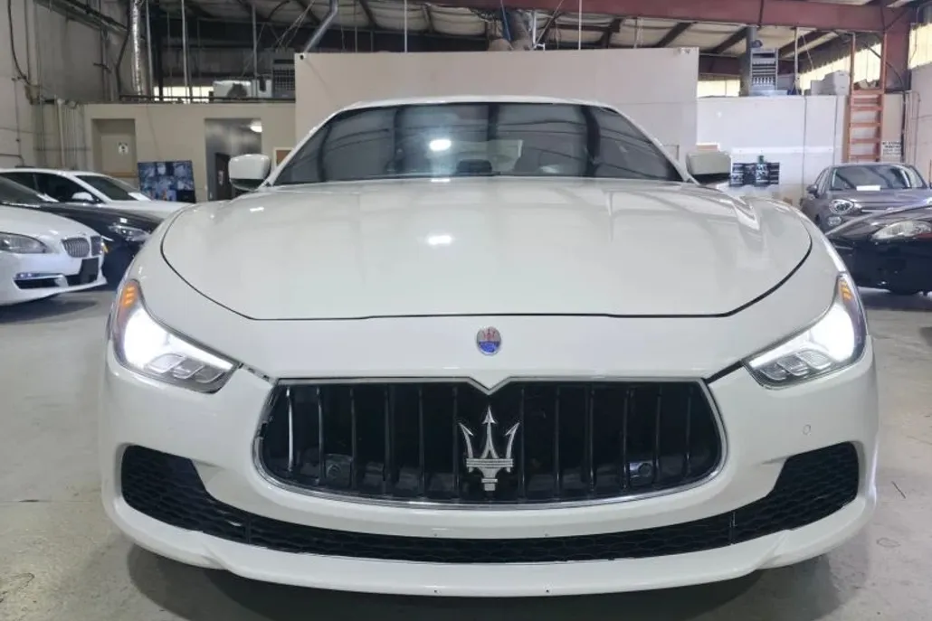 2016 Maserati Ghibli photo 1