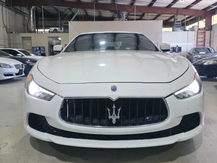 2016 Maserati Ghibli photo 1
