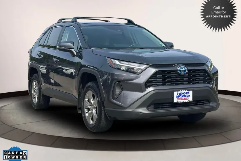 2024 Toyota RAV4 Hybrid XLE photo 1