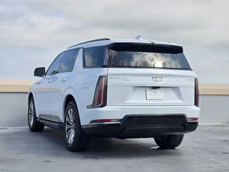 2026 Cadillac Escalade Sport photo 1
