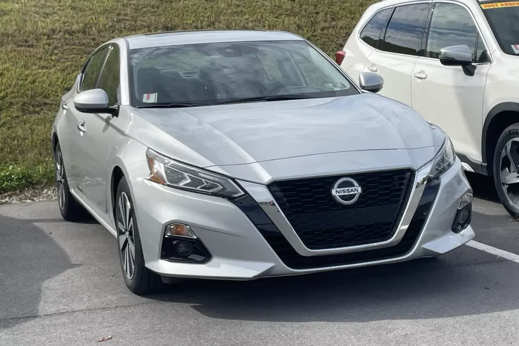 2019 Nissan Altima 2.5 SV photo 1