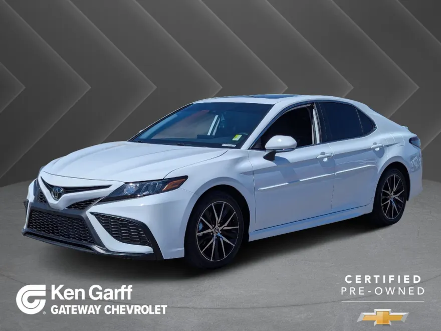 2023 Toyota Camry SE photo 1