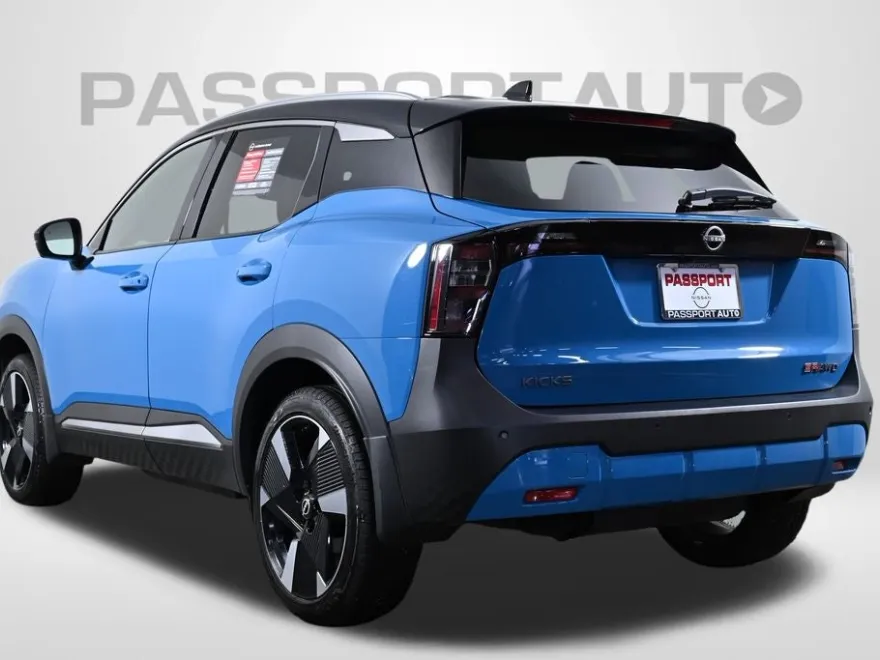 2025 Nissan Kicks SR photo 1