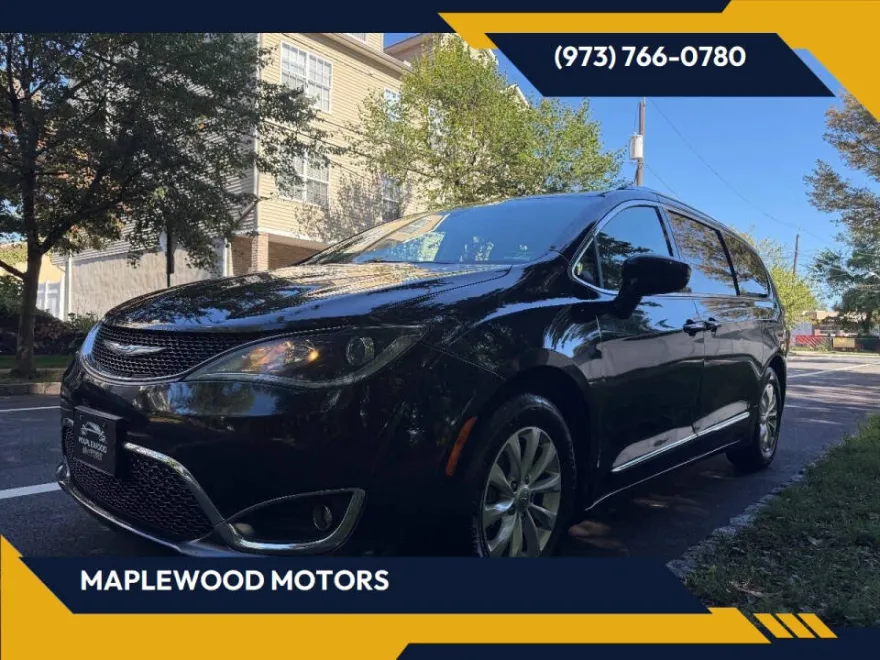 2018 Chrysler Pacifica Touring L photo 1