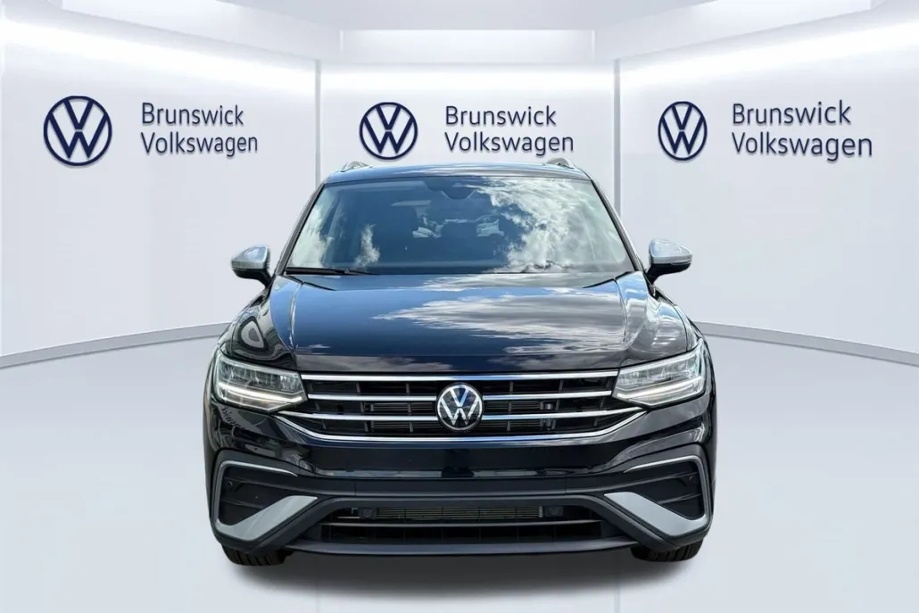 2024 Volkswagen Tiguan Wolfsburg Edition photo 1