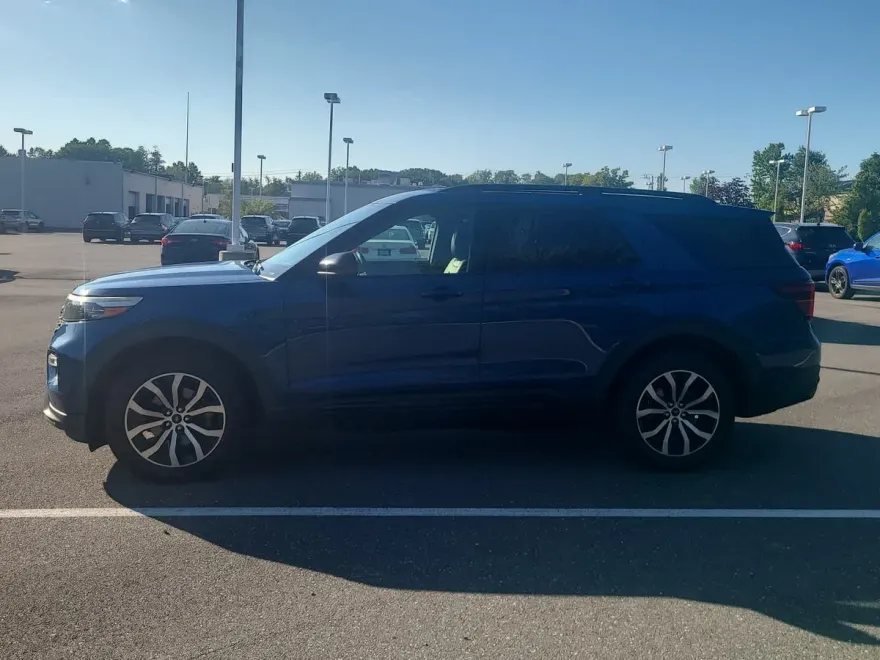 2020 Ford Explorer ST photo 1