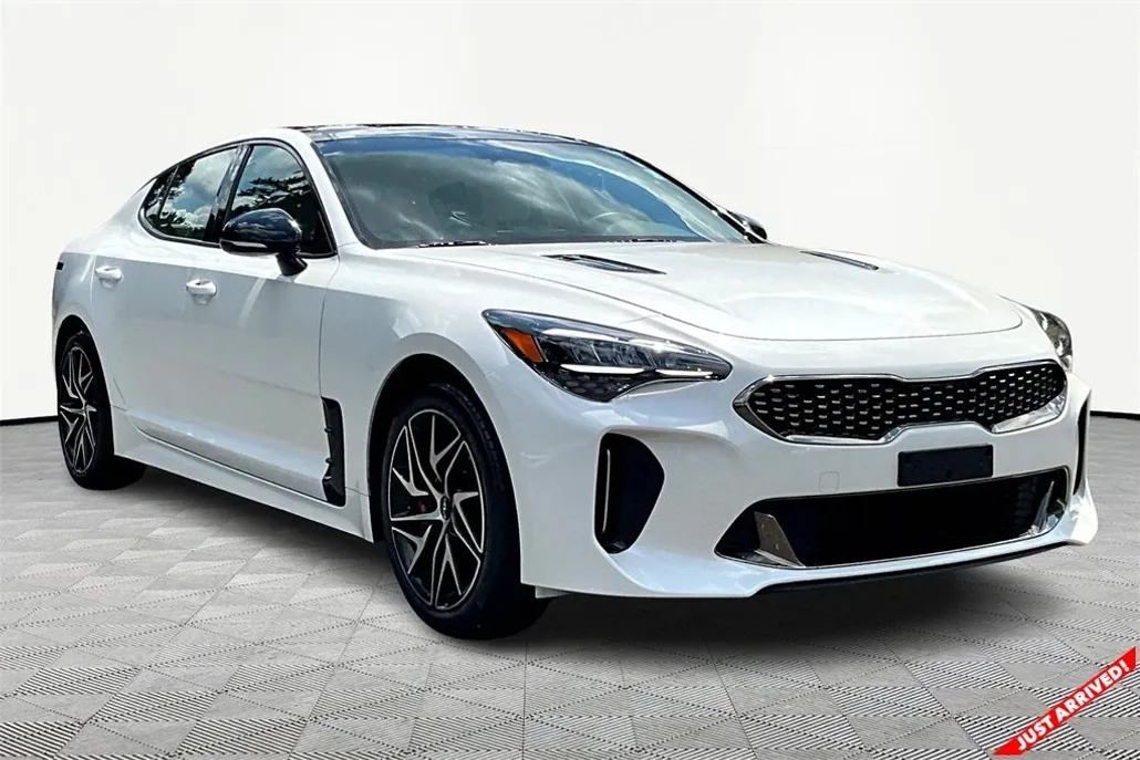 2023 Kia Stinger GT-Line photo 1