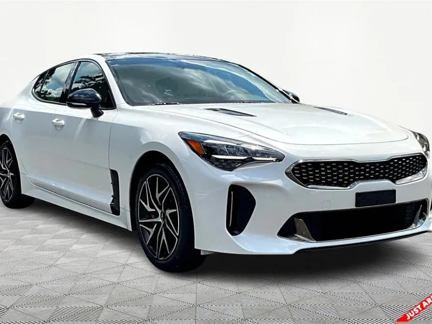 2023 Kia Stinger GT-Line photo 1
