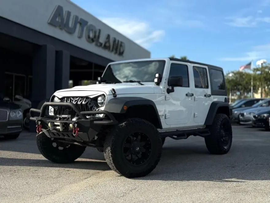 2016 Jeep Wrangler Unlimited Rubicon photo 1