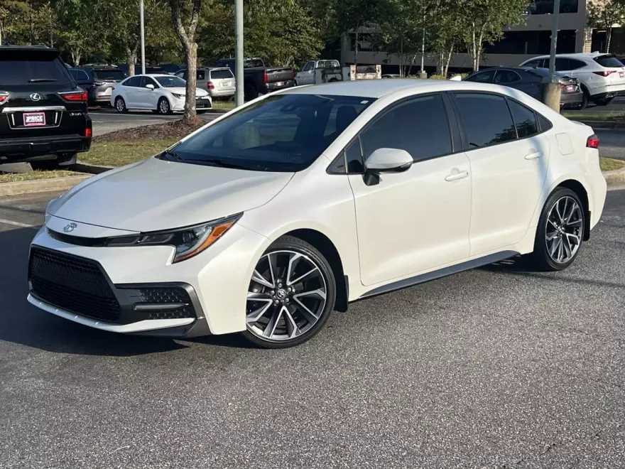 2022 Toyota Corolla SE photo 1