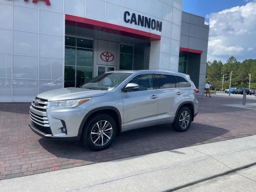 2017 Toyota Highlander SE XLE photo 1