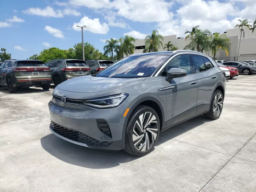 2025 Volkswagen ID.4 Pro Plus photo 1
