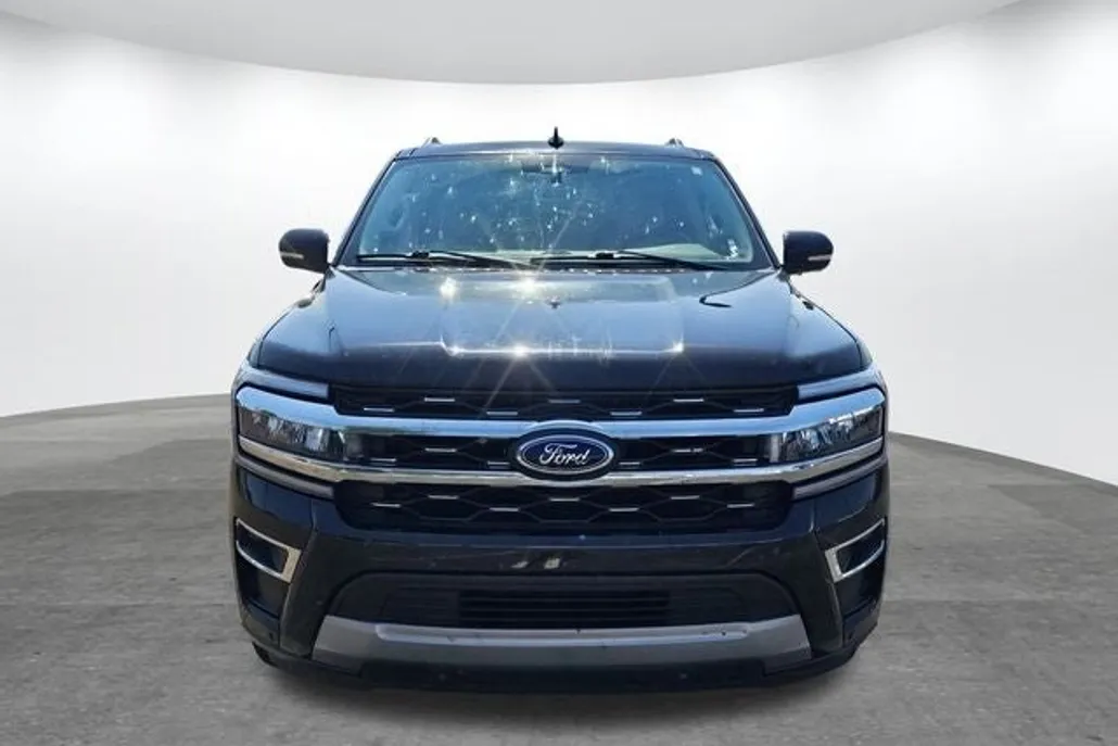2024 Ford Expedition MAX Limited photo 1