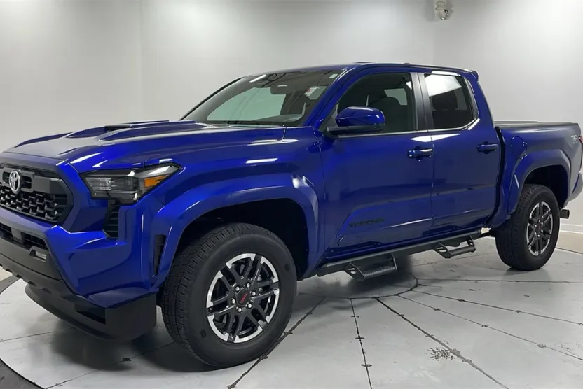 2025 Toyota Tacoma TRD Sport photo 1