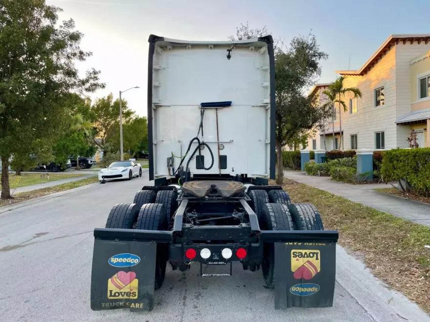2019 Kenworth T680 photo 4
