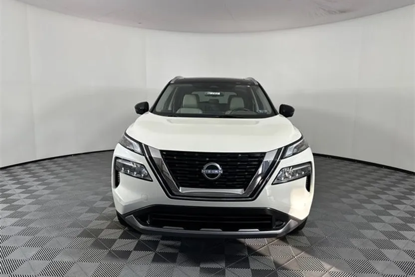 2023 Nissan Rogue SL photo 1