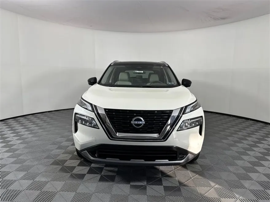 2023 Nissan Rogue SL photo 1