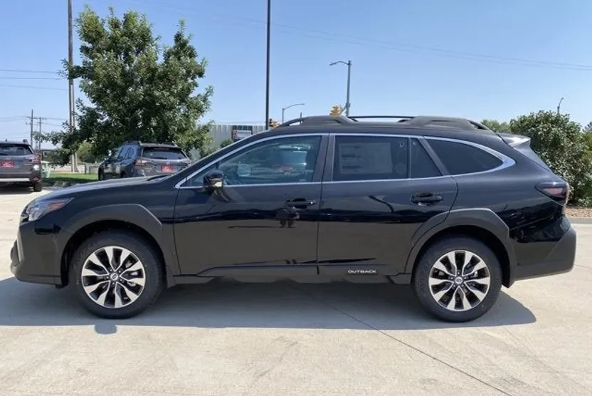 2025 Subaru Outback Limited photo 1