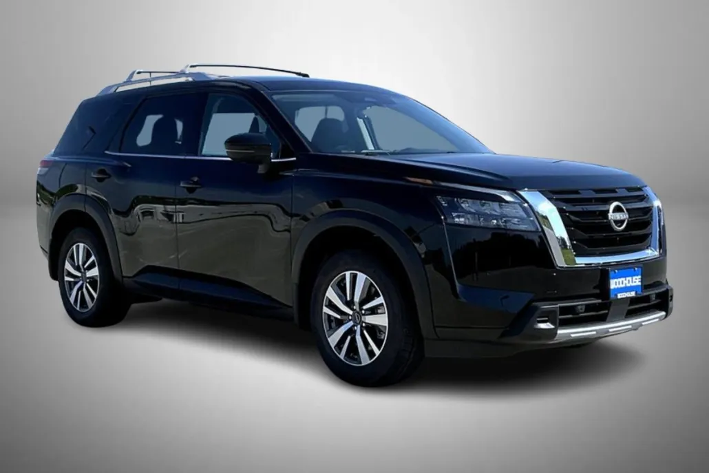 2025 Nissan Pathfinder SL photo 1