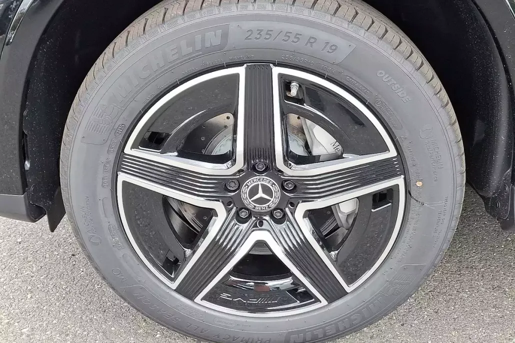 2026 Mercedes Benz GLC 300 4MATIC photo 1