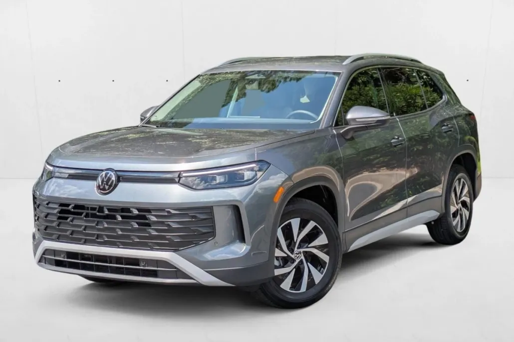 2025 Volkswagen Tiguan S photo 1