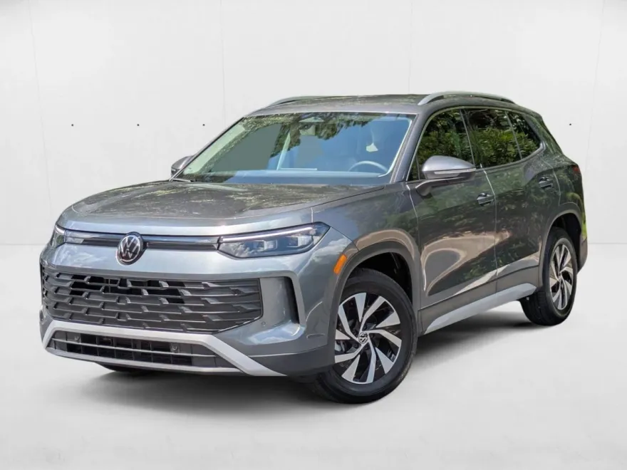 2025 Volkswagen Tiguan S photo 1