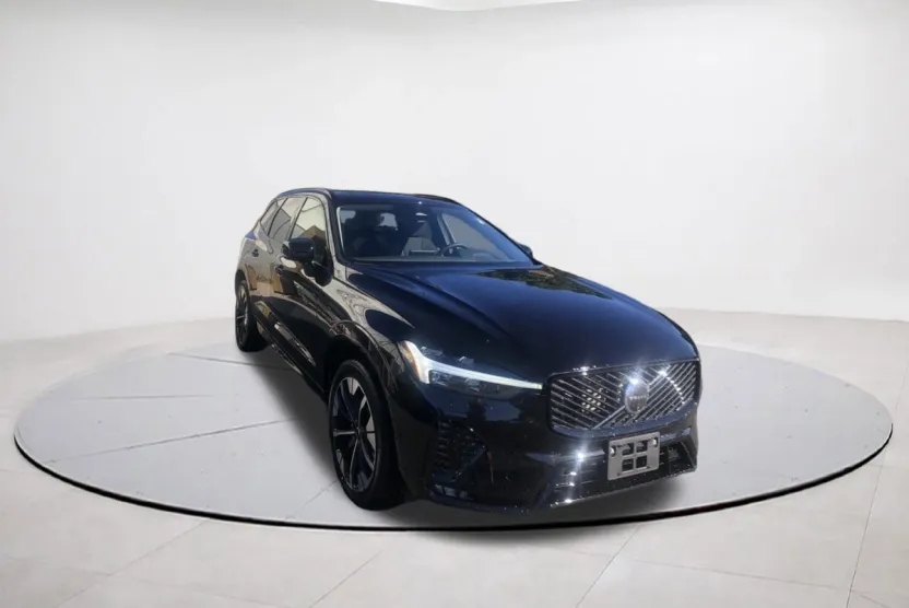 2026 Volvo XC60 B5 Plus photo 1