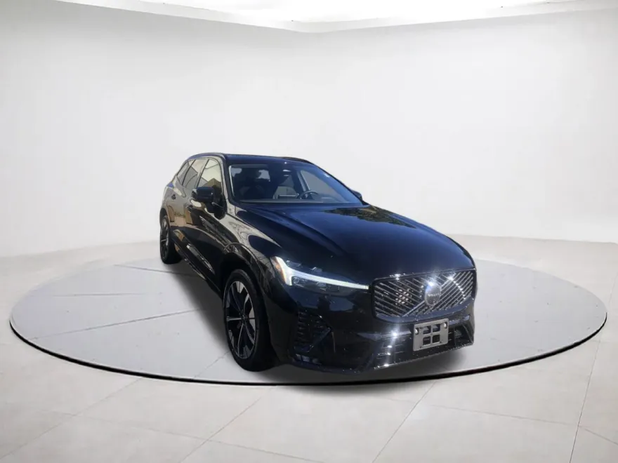 2026 Volvo XC60 B5 Plus photo 1