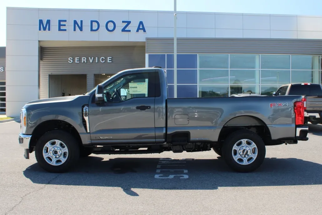 2025 Ford F-250 XLT photo 1