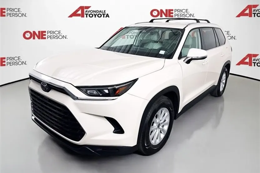 2024 Toyota Highlander Hybrid XLE photo 1
