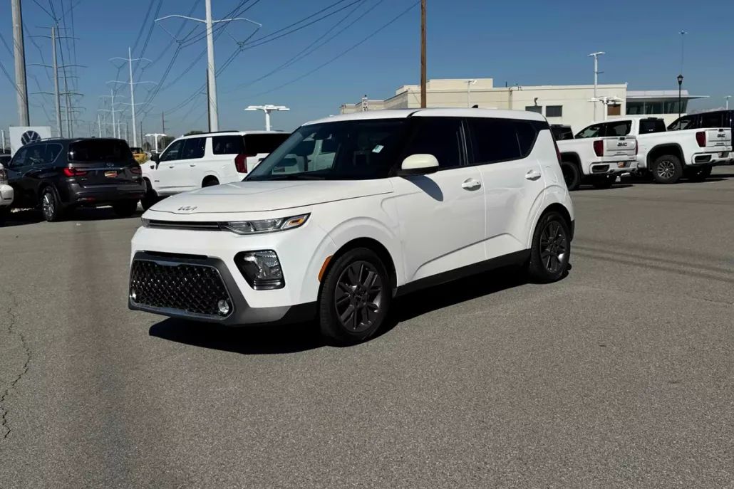 2022 Kia Soul EX photo 1