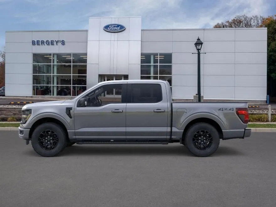 2025 Ford F-150 XLT photo 1