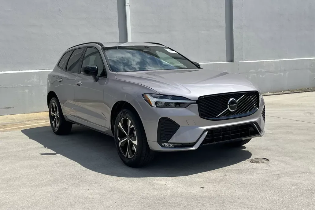 2026 Volvo XC60 B5 Core photo 1