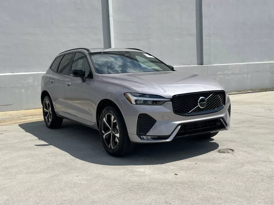 2026 Volvo XC60 B5 Core photo 1
