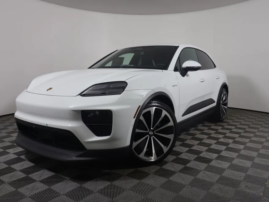 2025 Porsche Macan Electric photo 1