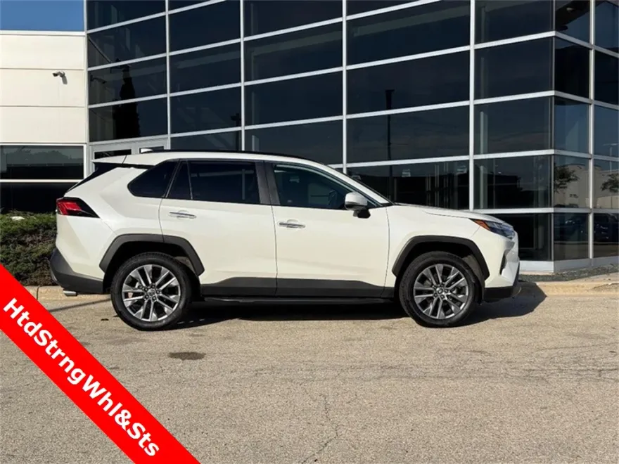 2022 Toyota RAV4 Limited photo 1