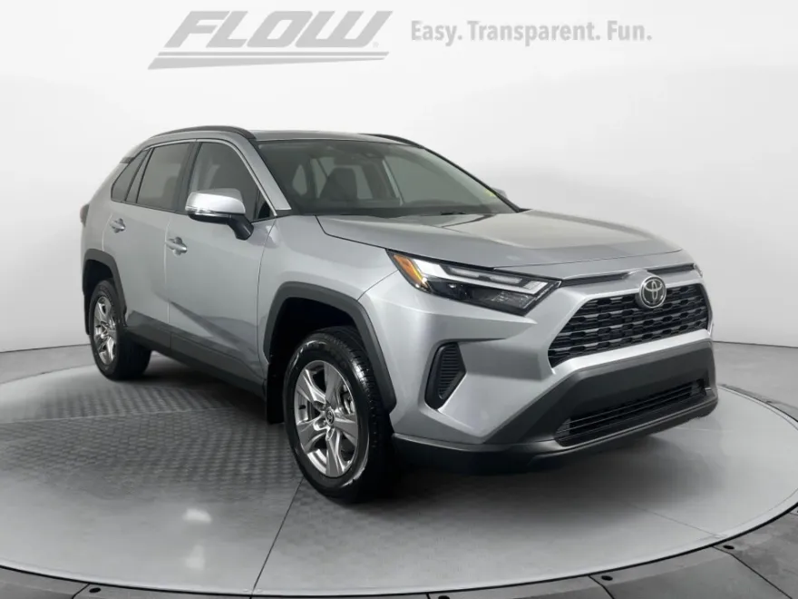 2025 Toyota RAV4 XLE photo 1